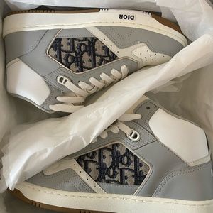 UNISEX B27 DIOR SNEAKERS- GRAY AND WHITE CALFSKIN BEIGE AND BLACK DIOR OBLIQUE